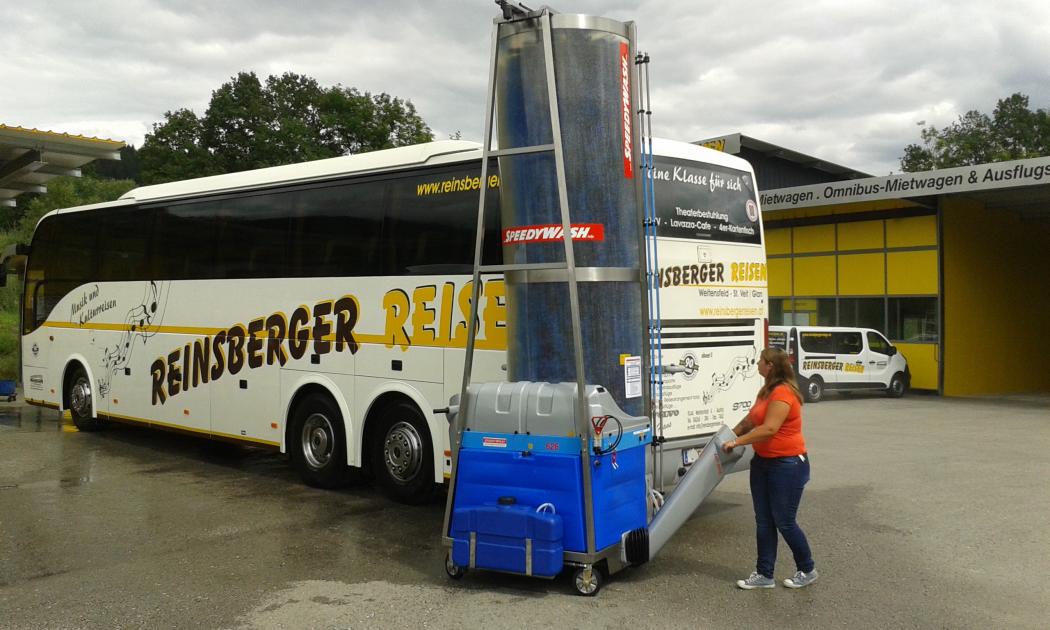 Standard ist bei der Battery Easydrive die einseitig montierte Lenkdeichsel. (Foto: Speedywash)