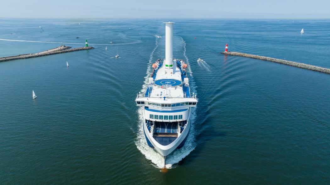 Im Miniport des Schifffahrtsmuseums Rostock können Besucher seit Kurzem ein Modell der Scandlines-Hybridfähre „Berlin“ steuern. | Foto: Scandlines