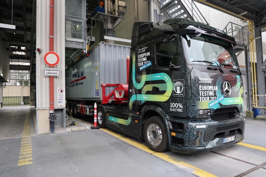 Die erste Praxiserprobung eines E-Lkw im Chemietransport von Evonik und Talke. Foto: Talke