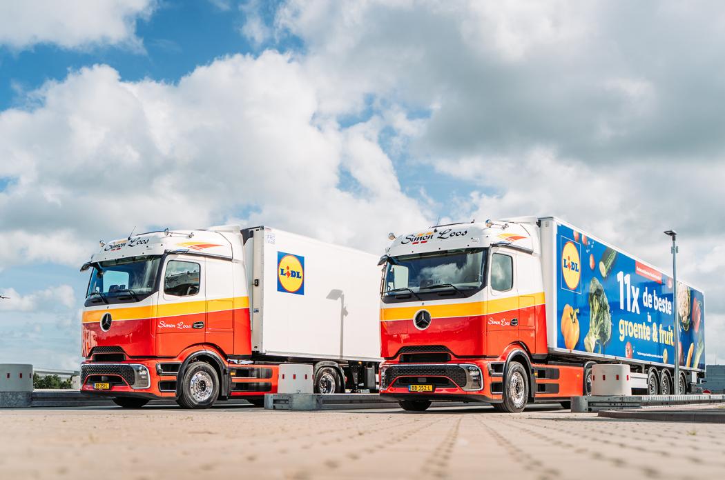 Die eActros 600 von Simon Loos transportieren Waren für Lidl in den Niederlanden – emissionsfrei und mit 500 Kilometern Reichweite. (Foto: Daimler Truck AG)