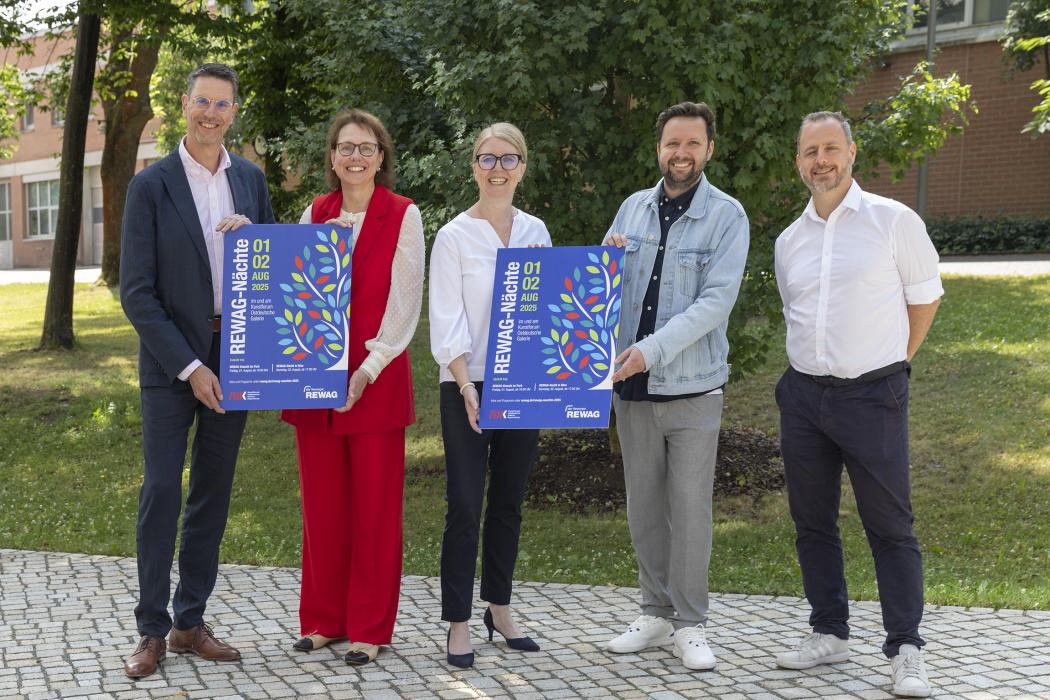 Dr. Robert Greb, REWAG-Vorstandsvorsitzender, Irene Dullinger, Vorstandsvorsitzende der Sparkasse Regensburg, Vanessa Meier, REWAG-Kommunikation, Christoph Schäfer, REWAG-Klassik im Park und Zoltán Ritter, WR Events bei der Programmvorstellung. | Foto: REWAG; Fotograf: Stefan Effenhauser