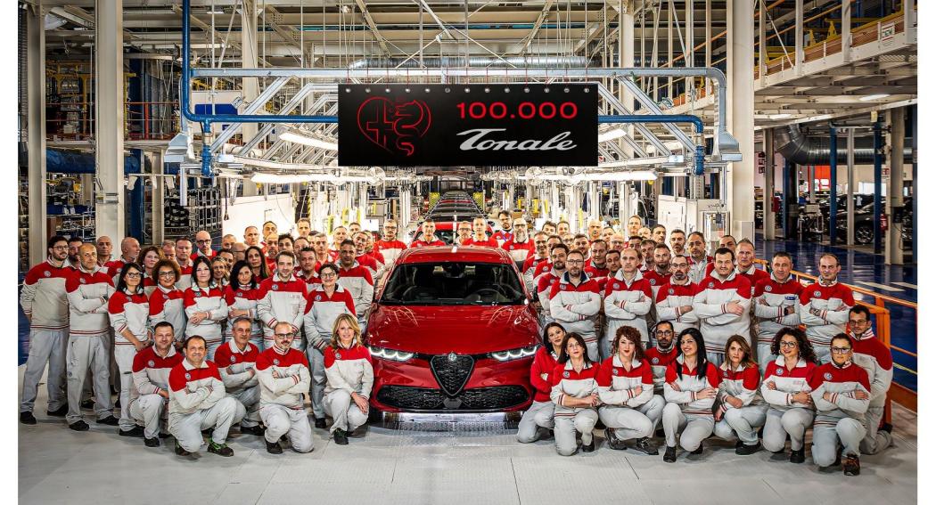 Zu Ostern macht sich Alfa selbst ein Geschenk und legt sich den 100.000 Tonale ins Nest. | Foto: Alfa Romeo