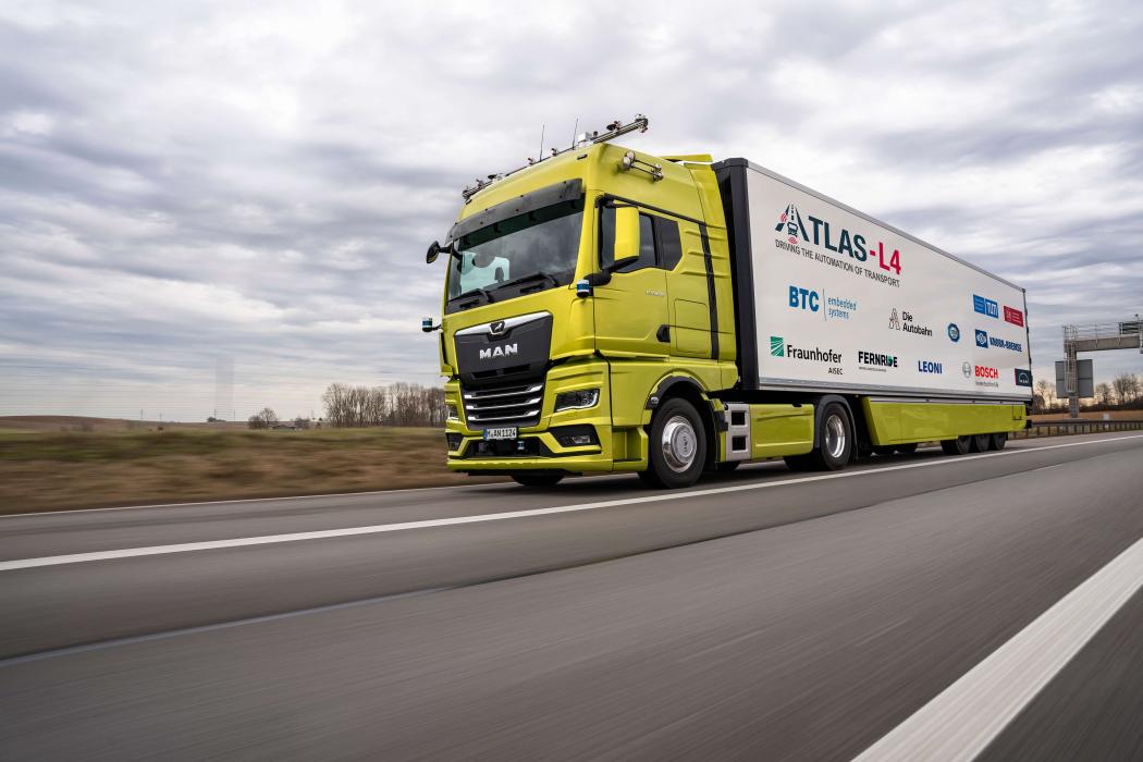 Erstmals wurde erst vor Kurzem im Atlas-L4-Projekt das deutsche Gesetz zum autonomen Fahren im Lkw-Hub-to-Hub-Verkehr angewandt. (Bild: Atlas-L4)