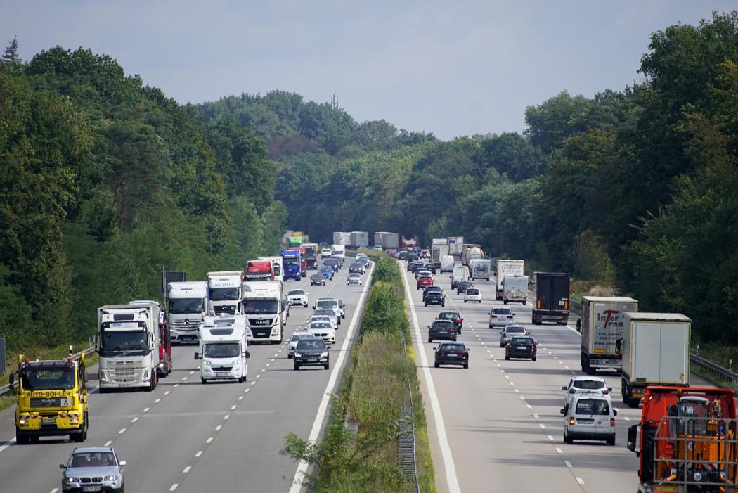 Der BLV-pro schlägt Zwölfmonatsplan vor, um Insolvenzen, Kostensteigerungen und Marktverdrängung im deutschen Straßengüterverkehr zu stoppen. (Symbolbild: Pixabay)