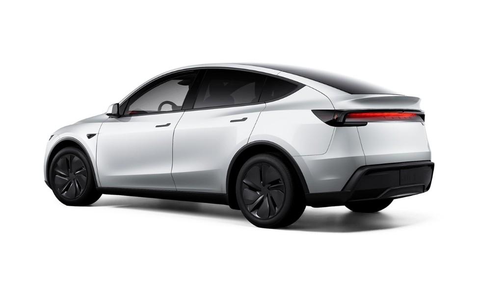 Selten geworden: Das "neue" Model Y bleibt auf europäischen Straßen selten und fällt im Straßenbild immer noch auf - im Gegensatz zum Vorgänger. | Foto: Tesla