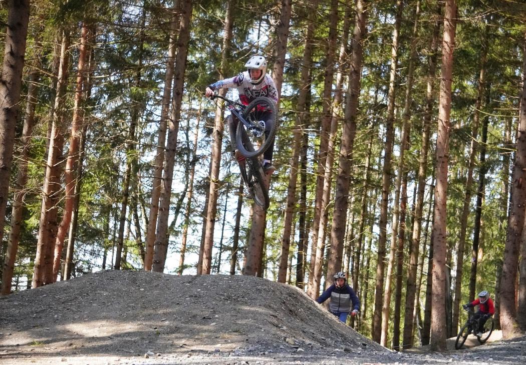 Neue Bike Area in Obermillstatt: Luftsprünge dank Kärntens erstem Lande-Airbag. (Foto: Stefan Müller)