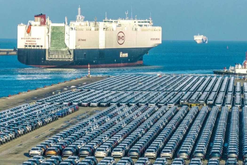 Symbolbild - China ist der weltweit größte Automobil-Exporteur. Nun berichtet Reuters, dass chinesische Neu-Fahrzeuge im großen Stil als Gebrauchte exportiert wurden.| Foto: BYD