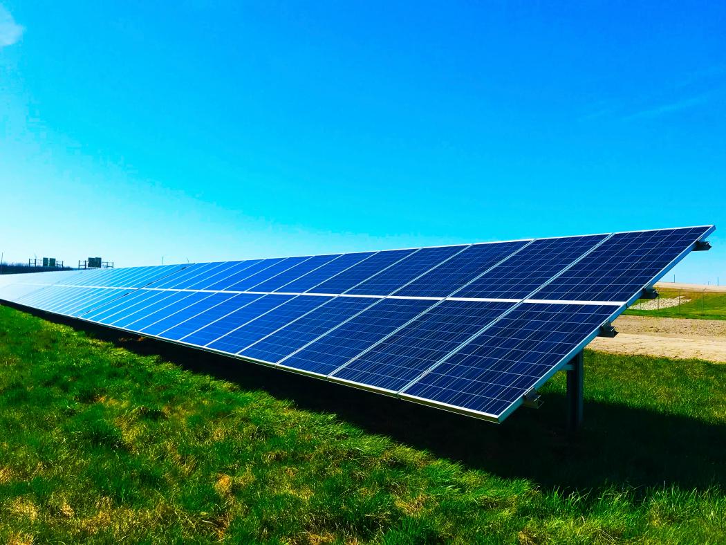 Solaranlagen  sollen künftig an weiteren acht Standorten in Berlin zur Stromerzeugung beitragen. | Foto: Chelsea via Unsplash