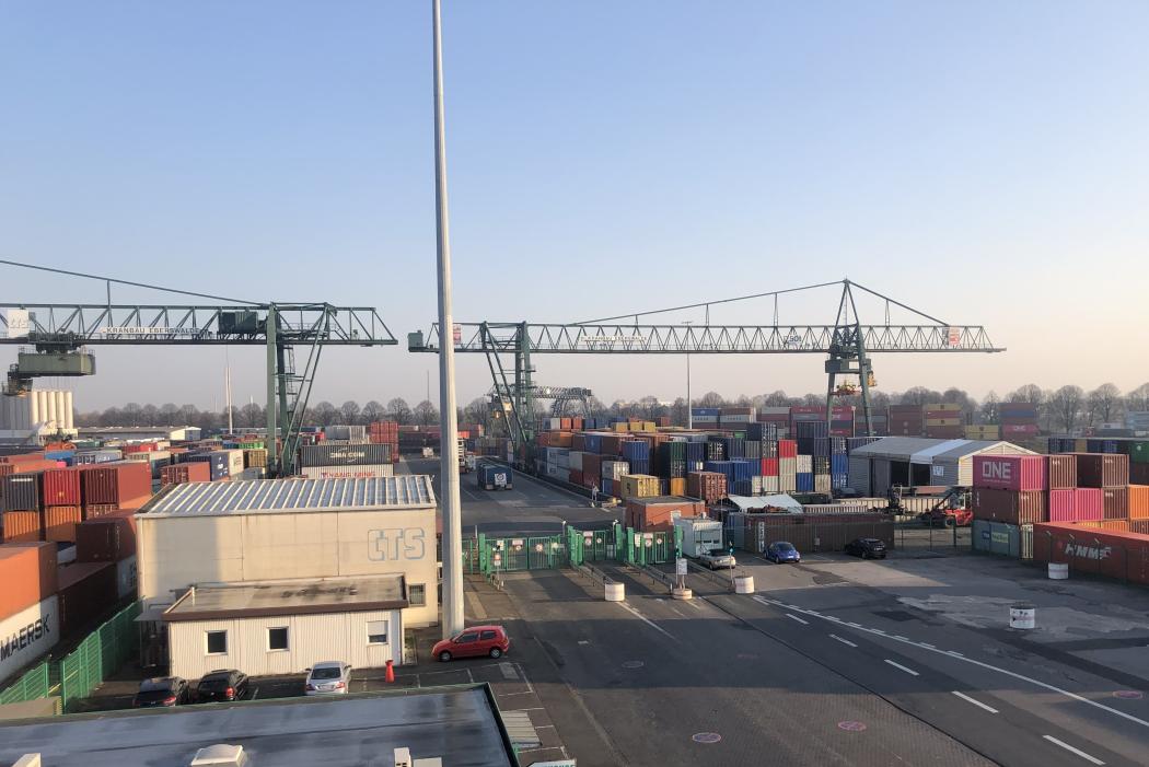 Das CTS Container-Terminal in Köln ist jetzt wie der DCH Düsseldorfer Container-Hafen im Besitz der HGK Logistics and Intermodal. Im Bild der CTS. Foto: HGK