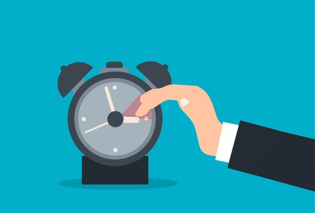 Wer hat an der Uhr gedreht? Die verpasste Stunde muss laut Arag nicht nachgeholt werden. Allerdings entfällt für sie auch der Nachtzuschlag. (Symbolbild: Pixabay)