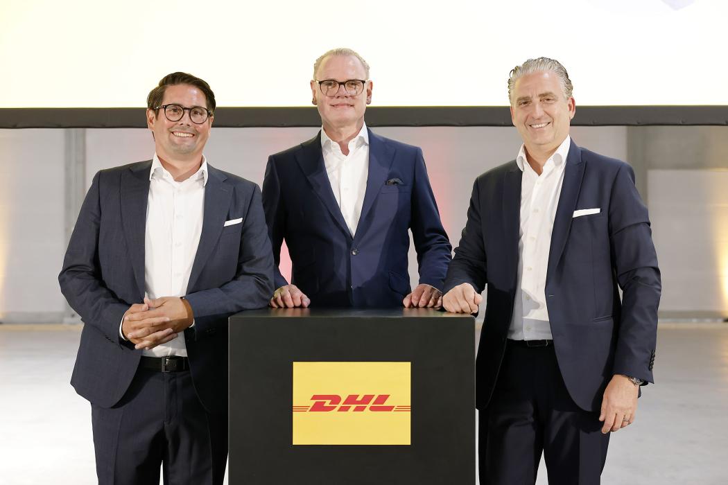 (v.l.n.r.): Andreas Bindreiter, Leiter Luftfracht Europa und StarBroker, DHL Global Forwarding Europa, Tobias Schmidt, CEO DHL Global Forwarding Europa, Markus Panhauser, CEO DHL Global Forwarding Deutschland und Schweiz