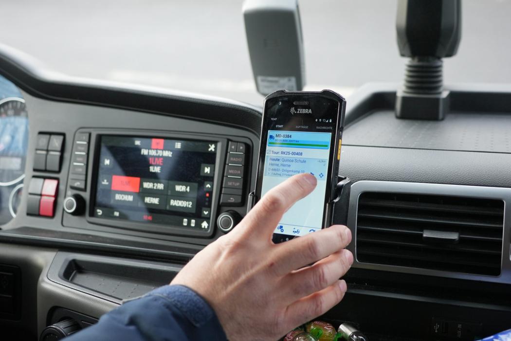 Dr. Malek Software präsentiert auf der Messe Transport Logistic in München (2. bis 5. Juni) das cloudbasierte M3 Frachtführerportal, das jetzt auch das Disponieren ganzer Touren am mobilen Endgerät ermöglicht. (Foto: Logpr)