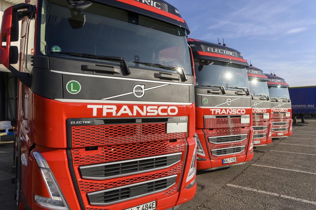 E-Lkw der Transco-Gruppe: Der Logistiker setzt bei der Elektrifizierung seiner Flotte auf eigene Ladeinfrastruktur und digitale Steuerung per Telematik. (Foto: Webfleet)