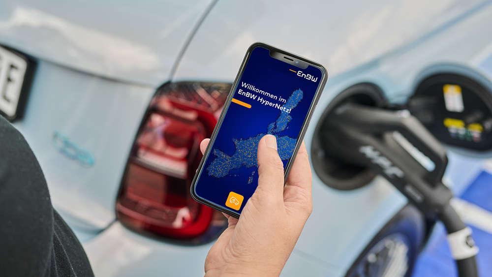 Nachgerechnet: Auch für den Hochlauf der E-Mobilität könnten niedrigere Fahrstrompreise über eine gesenkte Stromsteuer ein wichtiger Impuls sein. | Foto: EnBW