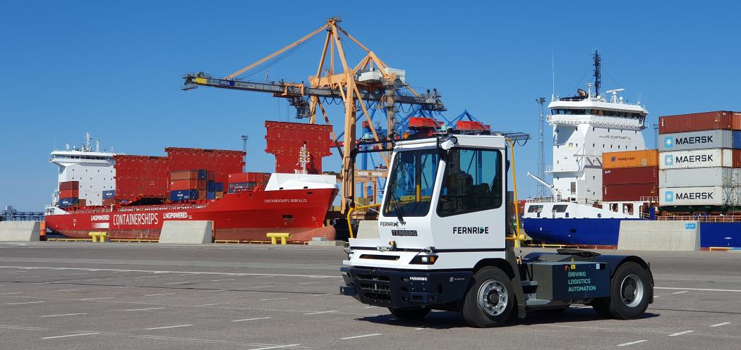 Fahrerloses Fahrzeug von Fernride am Containerterminal HHLA TK Estonia – Teil des Pilotbetriebs für automatisierten Umschlag. (Foto: HHLA/Fernride)