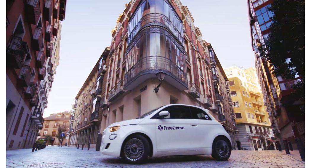 Tauschen statt Laden: Ein Pilotprojekt in Madrid erprobt die Akkuwechseltechnologie im Sharing bei Free2Move mit Fiat 500e. | Foto: Fiat