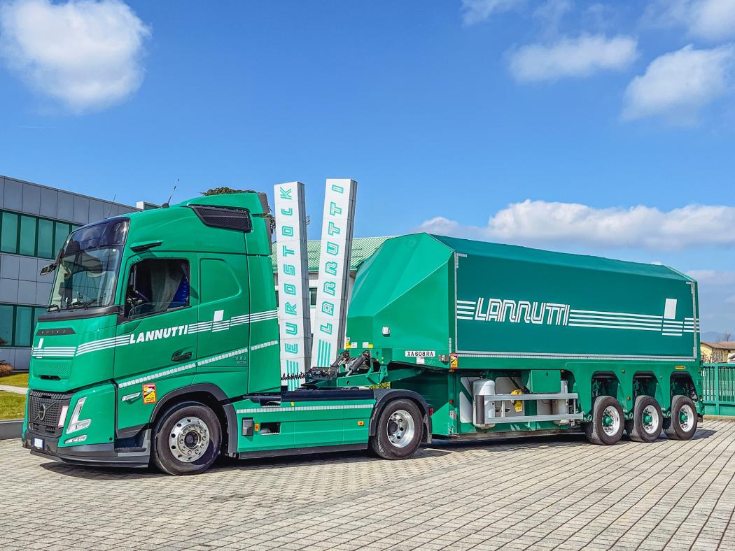 Für den sicheren Transport von Flachglas setzt Lannutti auf Innenlader von Faymonville. In den kommenden Jahren soll die Flotte durch 400 Fahrzeuge der FloatMAX-Serie erneuert werden. Foto: Lannutti