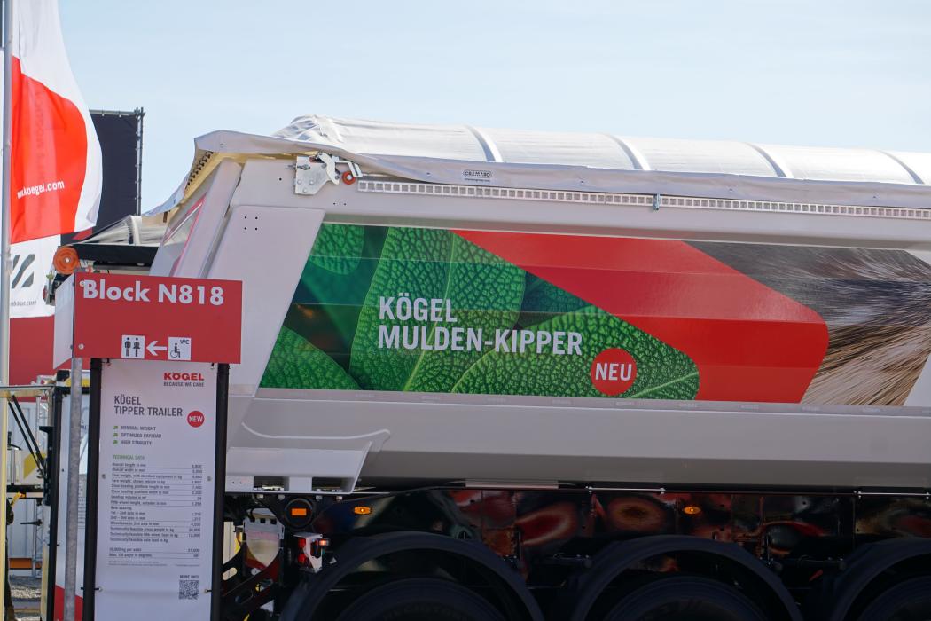 Bei Kögel im Fokus: Der neu entwickelte Mulden-Kipper vor. (Foto: A.B.Brüggmann / HUSS-VERLAG)