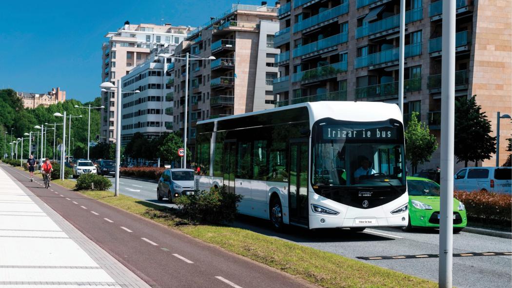 Die vier neuen Irizar-ie-Bus-Solos werden auf der Linie 10 (Pumarin–Hospital de Cabueñes) eingesetzt. (Foto: Irizar)