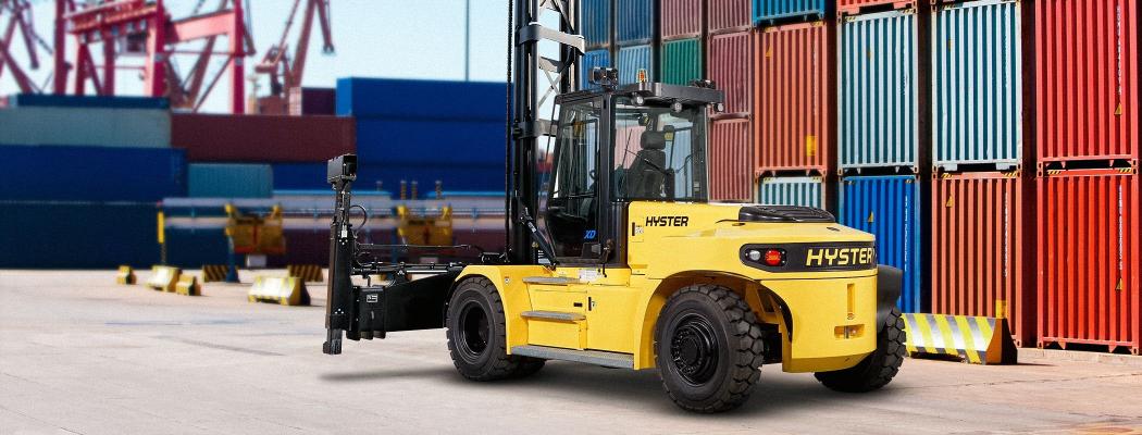 Die neuen Hyster-Stapler der Baureihe J6-7XD-EC3/4 mit Lithium-Ionen-Batterie seien für den harten Einsatz im Containerumschlag geeignet. (Foto: Hyster) 