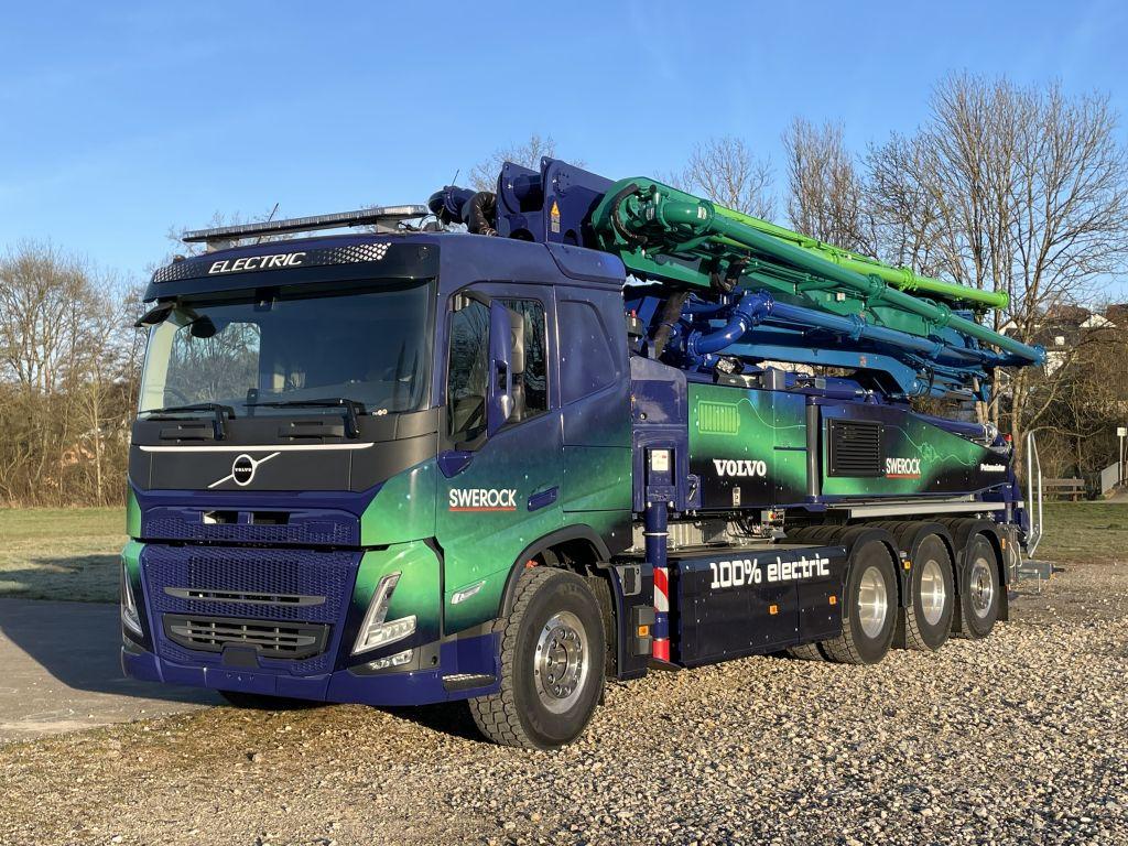 Drei Partner und ein elektrisches Tridem zum Betonpumpen: Volvo Trucks, Putzmeister und Swerock. | Foto: Volvo Trucks