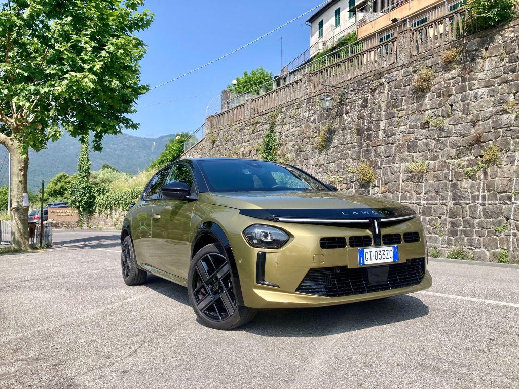 Individuelle Optik: Von vorn hat Lancia eine absolut eigenständige Optik geschafft und: der Y fährt sich gut! | Foto: G. Soller