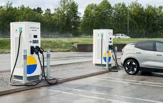 Laden beim Laden - oder beim Artzt: Mit mondial zusammen will Vattenfall DC-Stationen in die Fläche bringen. | Foto: Vattenfall