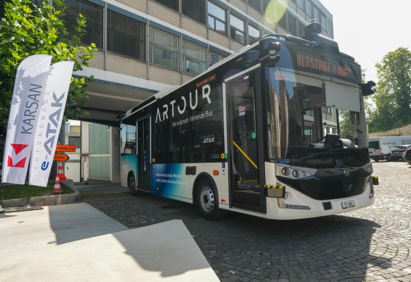 Als erstes autonomes Nahverkehrsfahrzeug des Landes wird ab Herbst 2025 ein Karsan Autonomous e-Atak im Auftrag des Nahverkehrsbetreibers Eurobus Ostschweiz AG in der Stadt Arbon in Betrieb sein. (Foto: Karsan)