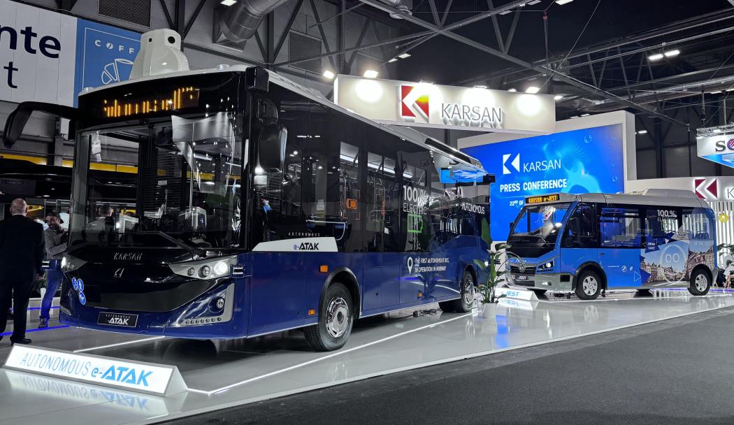 Karsan e-Atak (vorne) und e-Jest (hinten) sind Bestseller im Mini- und Midibussegment in Europa. (Foto: Karsan)