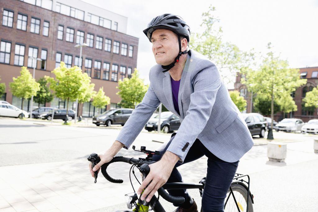 Man würde ja gerne ... Diensträder stehen hoch im kurz bei den meisten Bikenutzenden, werden aber von den wenigsten Arbeitgebern angeboten. | Foto: linexo