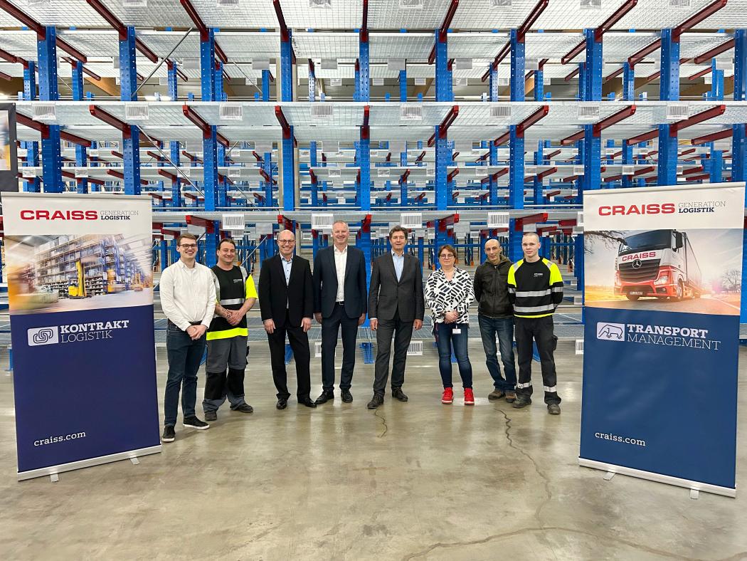 Mitarbeitende und Projektverantwortliche der Craiss Generation Logistik im neuen Logistikzentrum Augsburg. (Foto: Craiss)