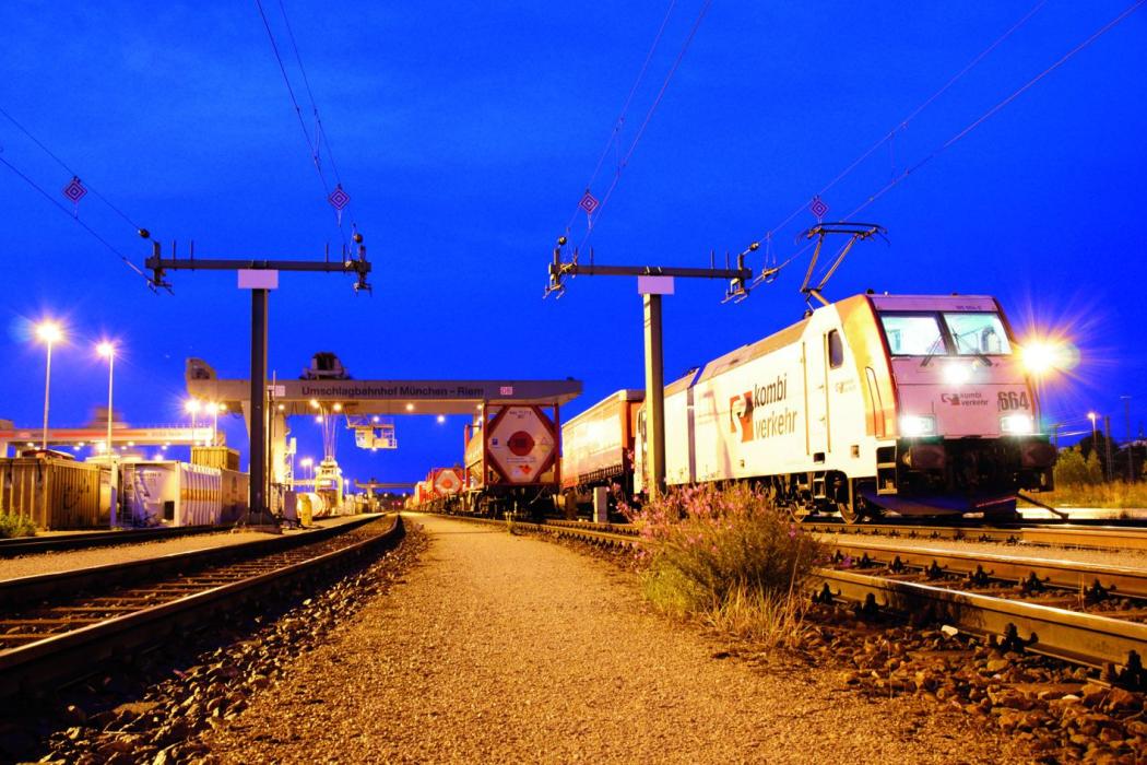 Die Kombiverkehr sieht seitens der Politik akuten Handlungsbedarf bei den laufenden Korridorsanierungen auf dem deutschen Streckennetz sowie in der Regelung von Trassenentgelten. Foto: Kombiverkehr GmbH &amp;amp; Co. KG