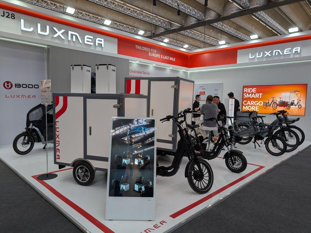 Breit aufgestellt - und ausgestellt: Luxmea positionierte sich in der Ecomobility-Zone und lobte das gute Gesprächsniveau auf der Messe. | Foto: J. Reichel
