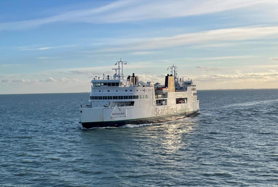 Scandlines schützt die Ostsee: Die Fährreederei unternimmt einen weiteren wichtigen Schritt in ihrer langfristigen Strategie zum Schutz der Ostseeregion und des Fehmarnbelts, den die Fähren täglich überqueren. Foto: Scandlines/Vivian Baens