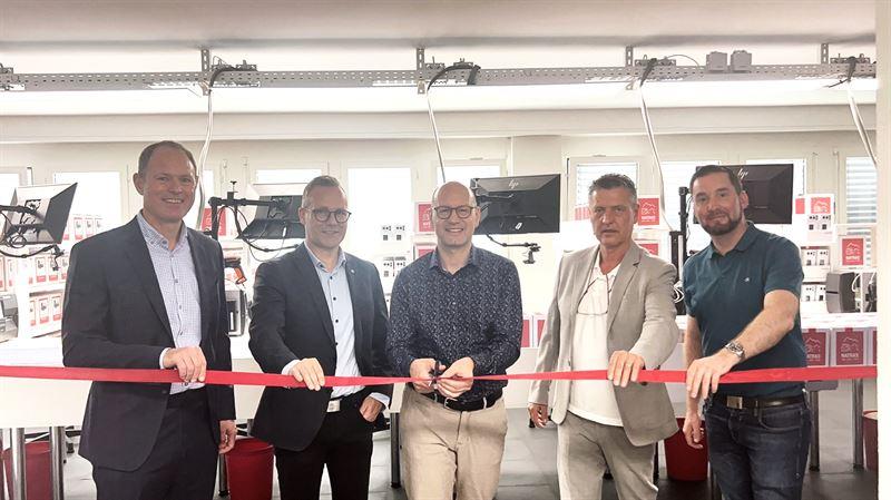 Mit dem Start der Umrüstung auf das neue Mautsystem übernimmt LOSTnFOUND die Halterbetreuung und Geräteverwaltung. Bis zu 12.000 Unternehmen sind betroffen. (Foto: Addescure)