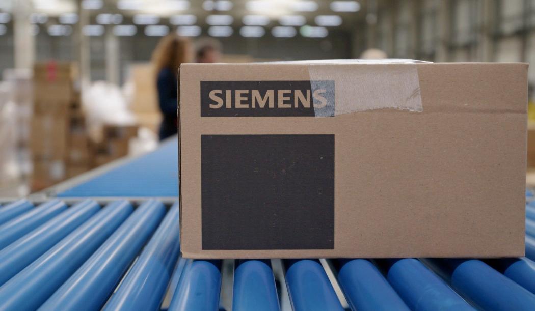 Am Standort Nürnberg schlägt Geis für Siemens Sendungen um und verteilt sie per Lkw. (Foto: Siemens AG)