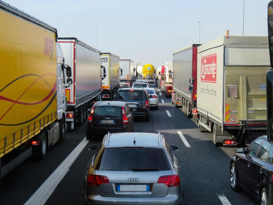 Falls es einmal länger dauert: Im Slot-System von Cargoclix ist nun eine automatische Verschiebung des Zeitfensters möglich. (Symbolbild: Pixabay)