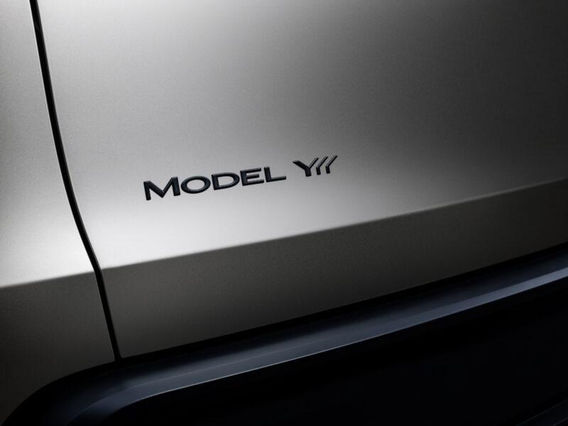 Am Schriftzug erkennt man das lange Model Y. | Foto: MIIT