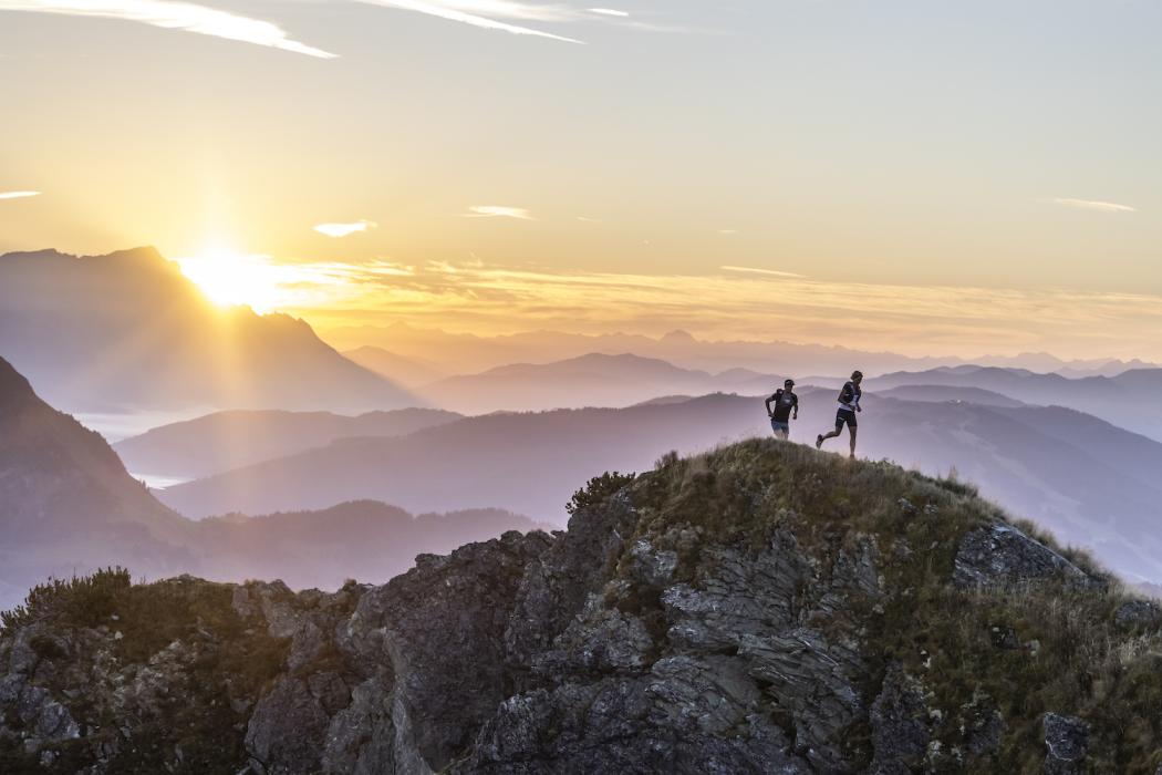 Mit Profi und Panorama: exklusive Trailrunning-Camps im Pillerseetal. (Foto: Andi Frank)