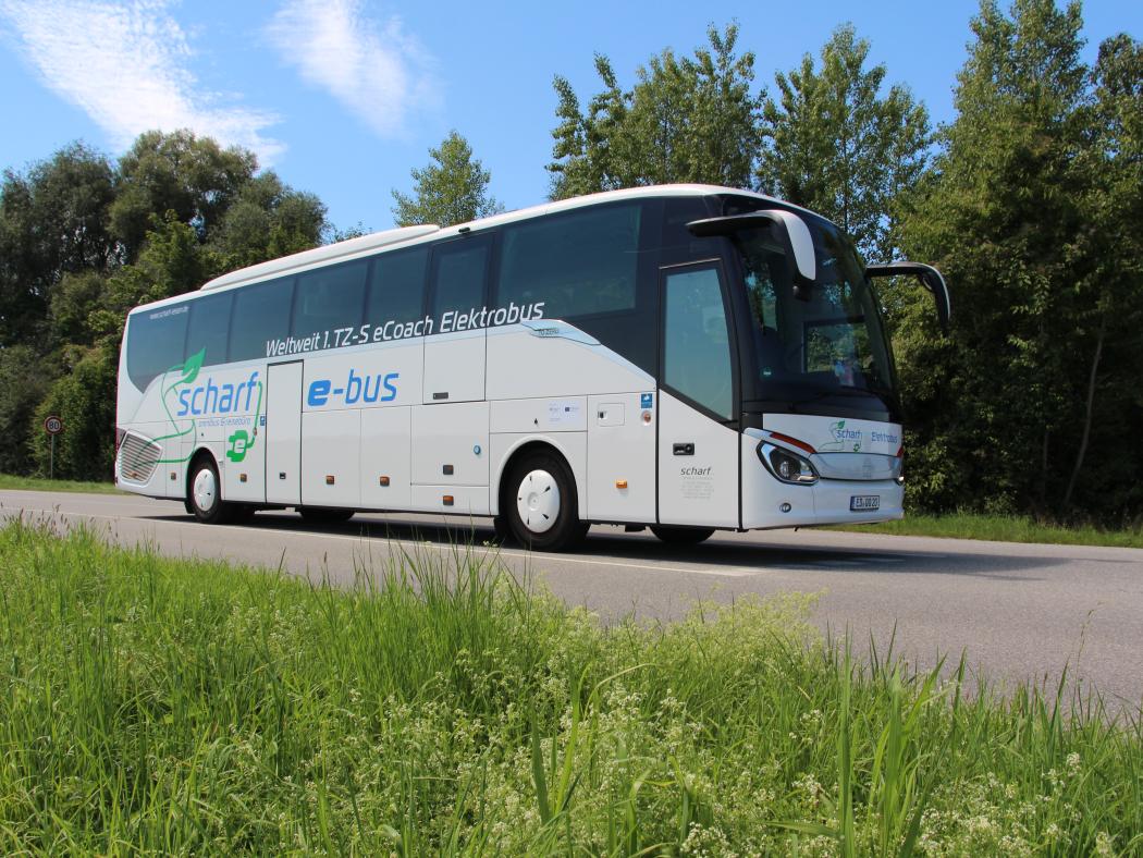 Der TZ-S eCoach Elektrobus des traditionsreichen Erdinger Omnibusunternehmen Scharf OHG. (Foto: Voith)