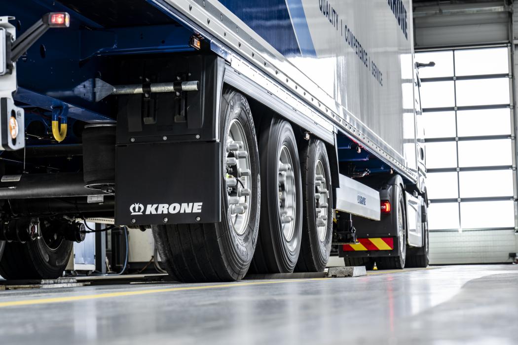 Messestand von Krone mit den neuesten Entwicklungen im Bereich Trailerbereifung. | Foto: Krone