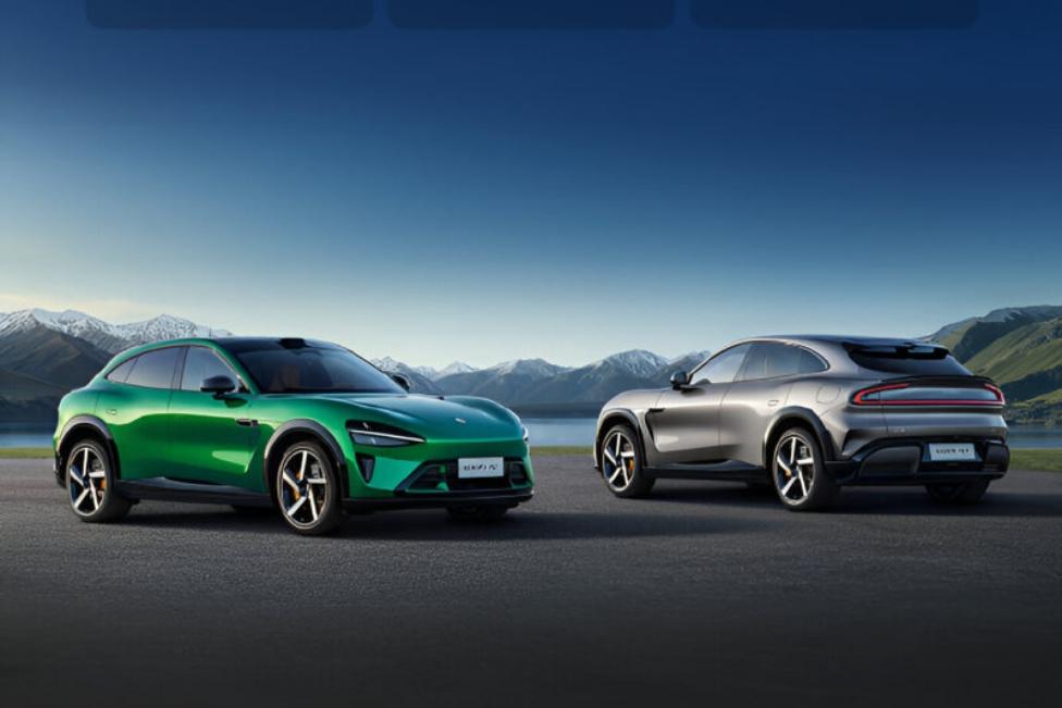 Der YU 7 steht auf der "Modena" genannten Plattform und orientiert sich optisch dezent am V12-CUV aus Maranello. | Foto: Xiaomi